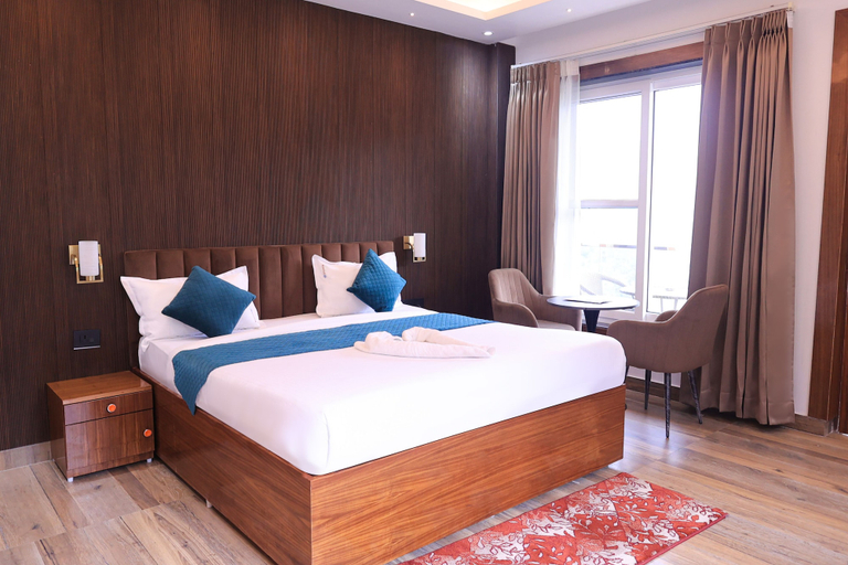 Room 4, The Hoften Snowia Luxury Stay Near Bhalugarh Waterfall, Nainital