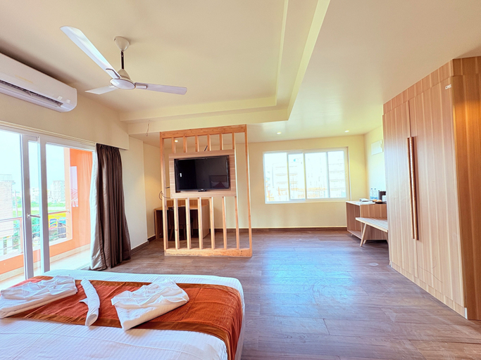 Room 5, Golden Wave Premium Puri, Puri