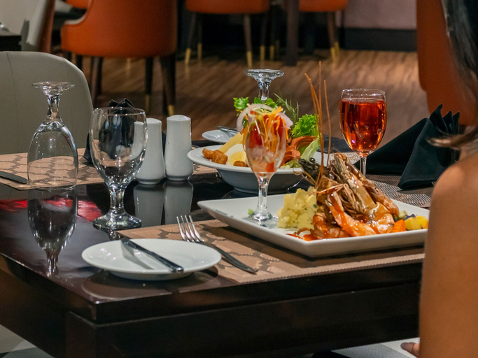 Food & Drinks, Negombo Ocean Breeze Apartments, Negombo