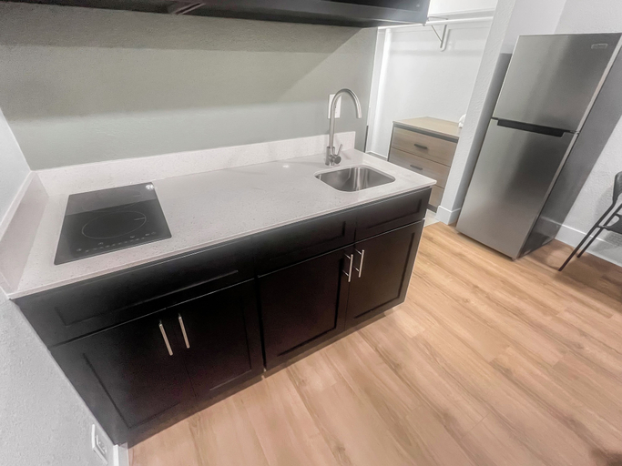 Private kitchen, Value Suites Extended Stay, Sacramento