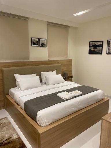 Room 4, Adar Hotel, Mushin