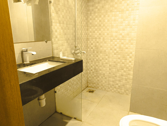 Bathroom, Hotel Four Square, Karachi