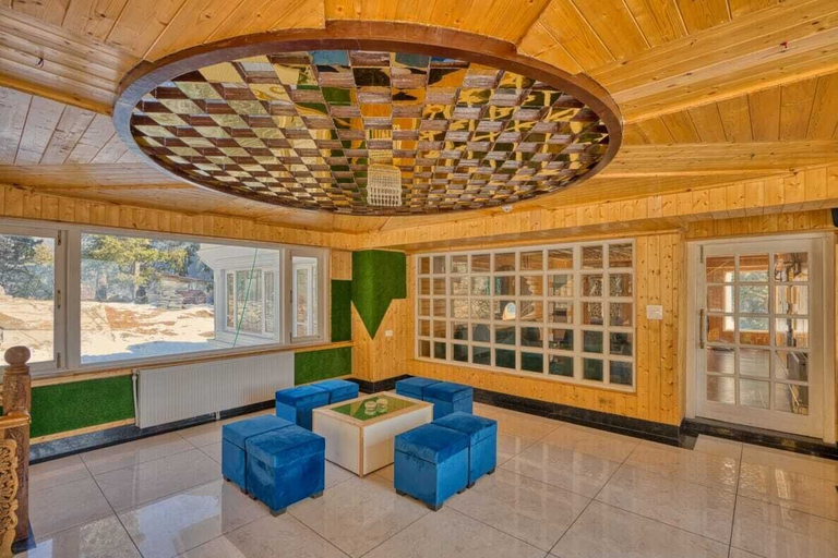 Lobby 2, Xenious White House Eco Resort, Ganderbal
