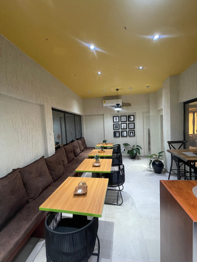 Food & Drinks, Milton Avenue Suites, Accra