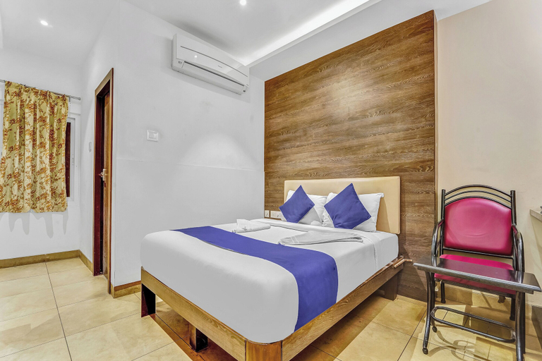 Room 2, Hotel Karpagam Lodging house, Coimbatore