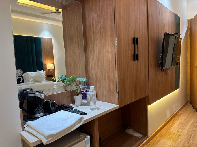 Room 5, Hotel Raj palace Morena, Morena