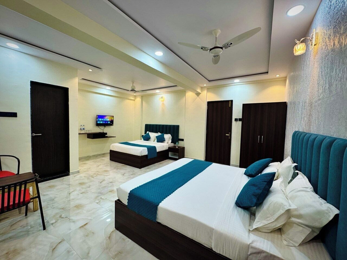 Room 5, Hotel Vanvira, Pune