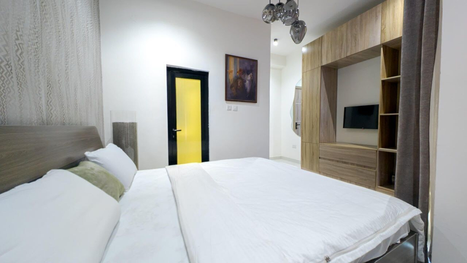 Room 4, Glassvine, Eti-Osa