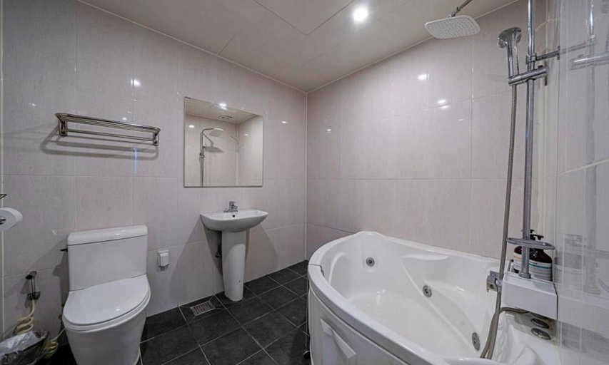 Bathroom 5, Chungju Bali Hotel, Chungju