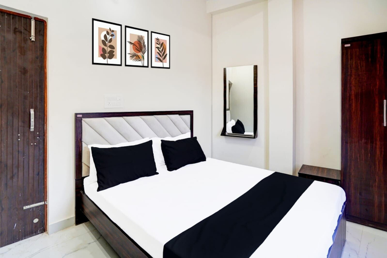 Bedroom 4, Hotel Denmark, Lucknow