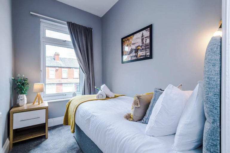 Room 4, 16 Hayfield Road, Salford