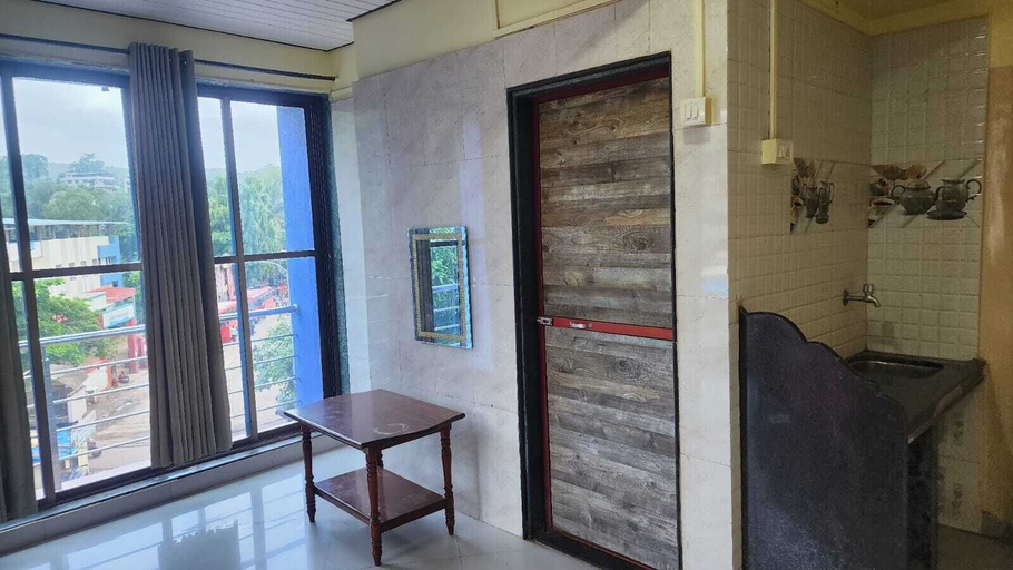 Others 4, Ghansar Lodge maharastra AC Room, Raigarh
