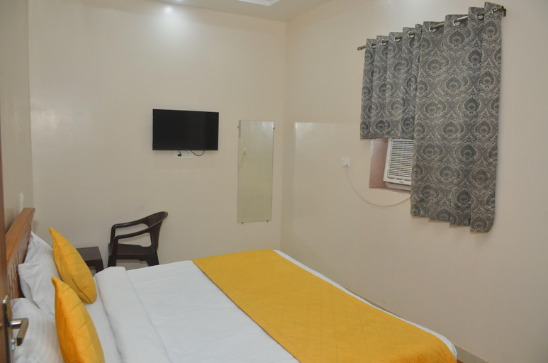 Bedroom 4, Hotel Hare Krishna Dham, Mathura