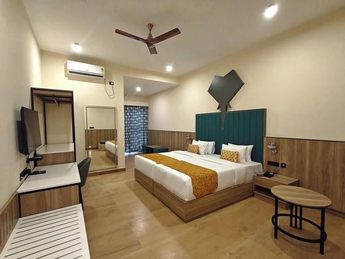 Room 4, Tuskers Hill Banquets by Poppys, Palakkad