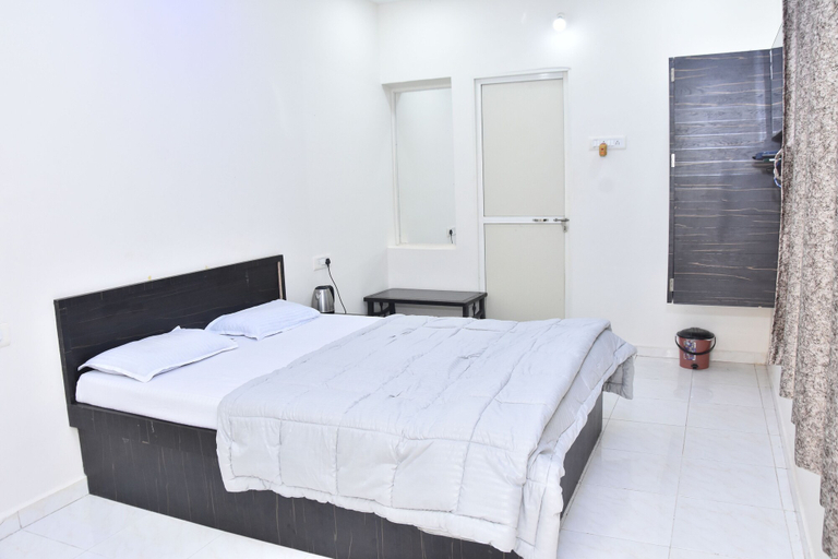 Room 5, Aatithya home stay, Ujjain
