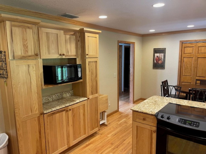 Private kitchen 2, Shuler Farm, Graham