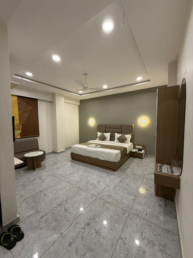 Bathroom 5, Hotel Urban View, Ahmadabad