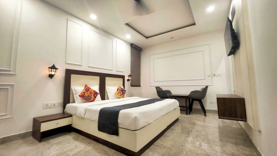 Room 3, Hotel HomeAste 001 Near Yashobhoomi Convention Center, Delhi