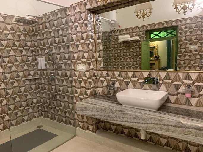 Bathroom 2, Partap Mahal, Bikaner