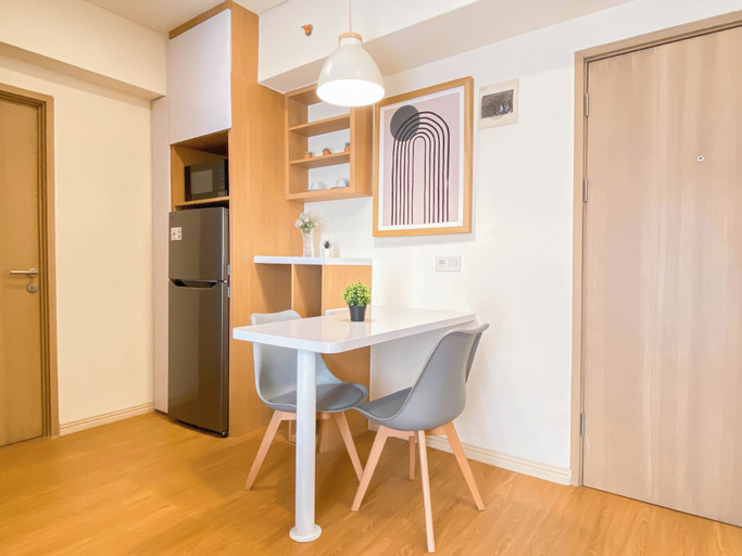 In-room dining 3, Scandinavian Minimalist 2Br At Meikarta Apartment, Cikarang