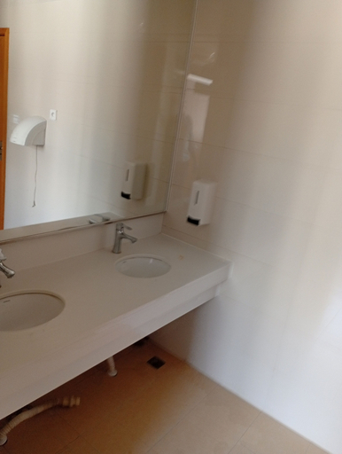 Bathroom 2, Auberge de la lecture, Djibouti