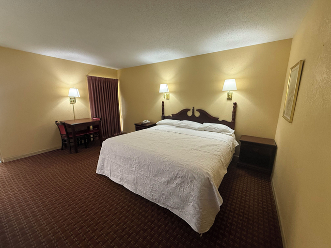 Room 2, Motel Masquerade, Avoyelles