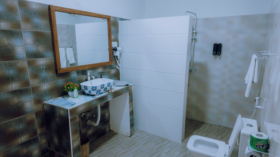 Bathroom 4, Jambo Resort by Mambo Hotels, Kusini