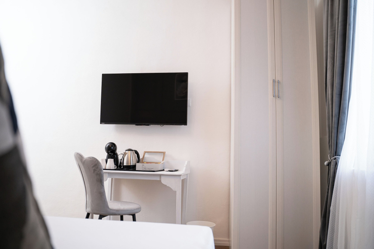 Room 3, Sister's House, Pisa