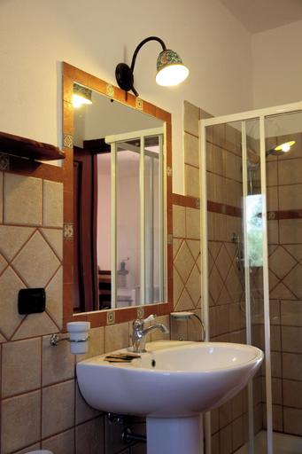 Bathroom 2, Borgo Levante, Syracuse