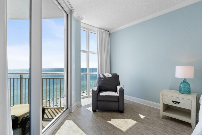 Living area 3, Palacio 903, Escambia