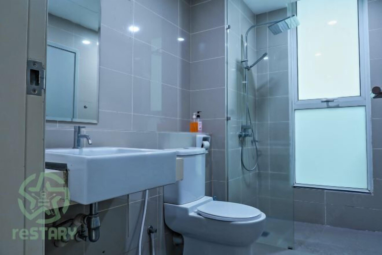Bathroom, reStary Tropical Themed Homestay, Kota Kinabalu