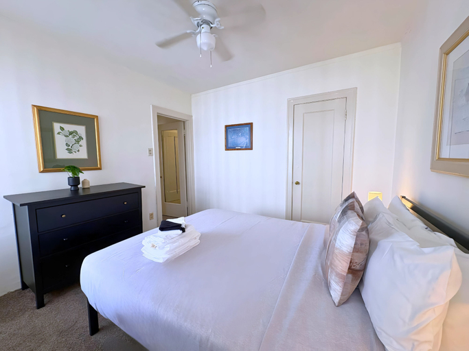 Room 3, 1BR Gold Coast Vintage Gem - SP 1700, Cook