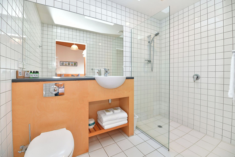 Bathroom, Riverside Matakana, Rodney