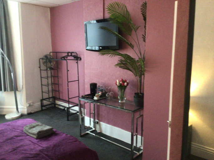 Room 5, The White Swallow Hotel, Blackpool