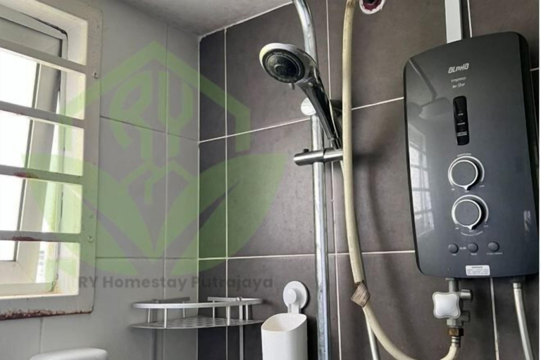 Bathroom 2, 3R@7pax++ Spacious Space Putrajaya., Kuala Lumpur