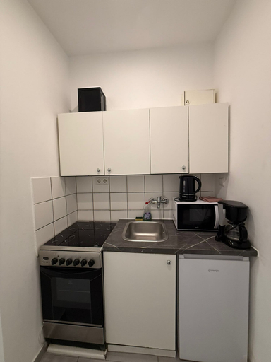 Private kitchen, Value 1BR Apt Close to Westbahnhof, Wien