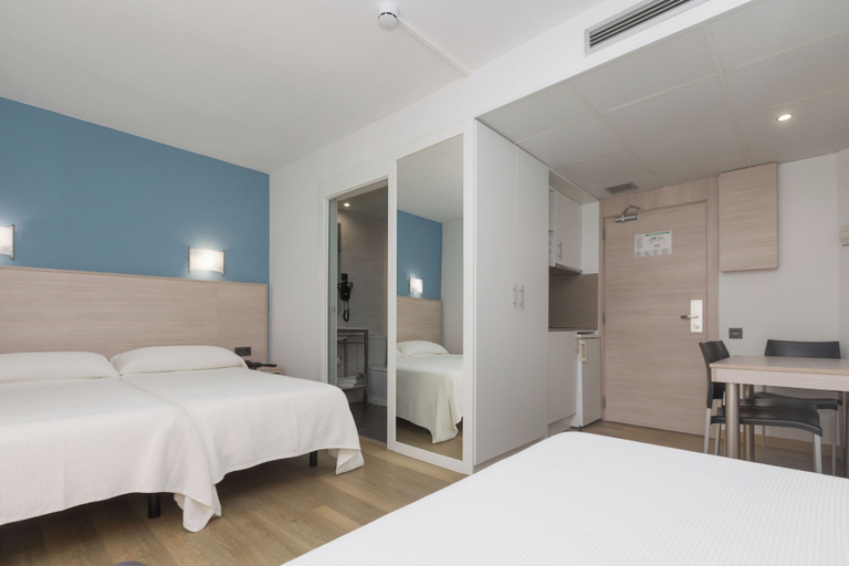 Bedroom 3, Ponient Aparthotel Marinada by PortAventura World, Tarragona