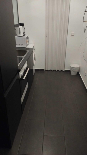 Private kitchen 3, Affordable 1BR Apt Near Schönbrunn, Wien