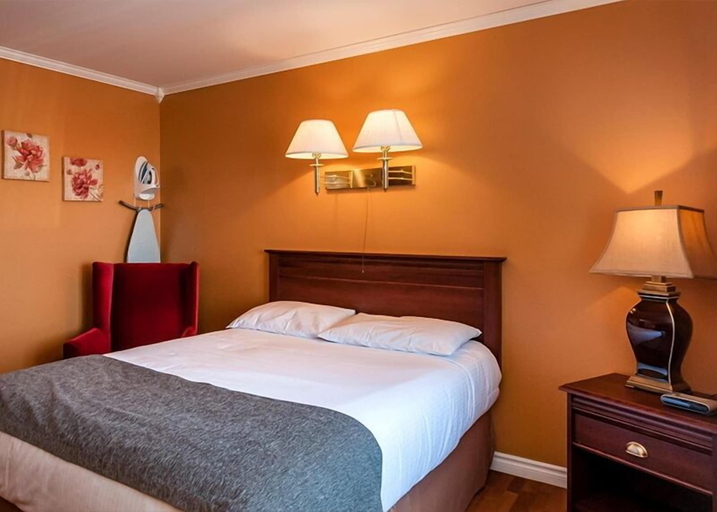 Room 4, Bayview Inn, Division No. 1