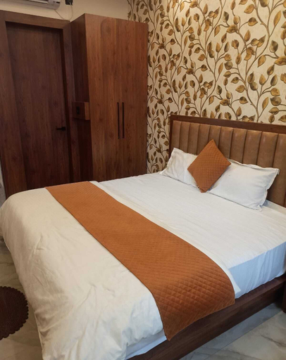Room 4, Hotel Parents Inn, Kaushambi