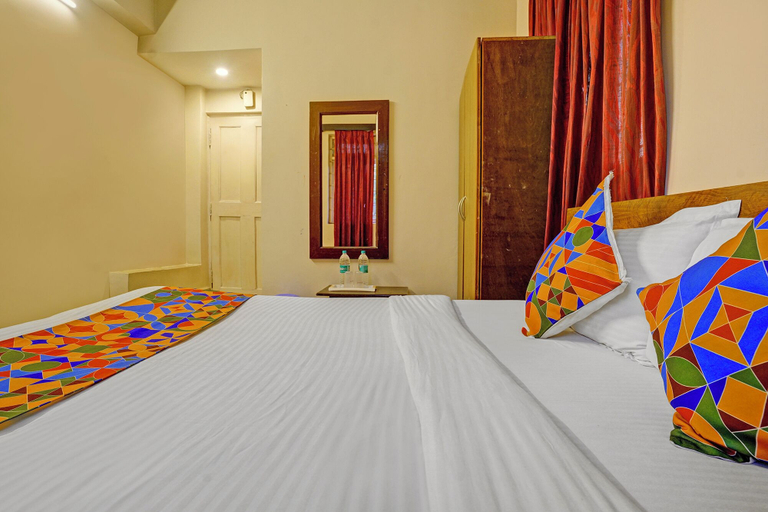 Room 5, Fabhotel 4 Pillar's - Nr Big Daddy Casino, Panaji, North Goa