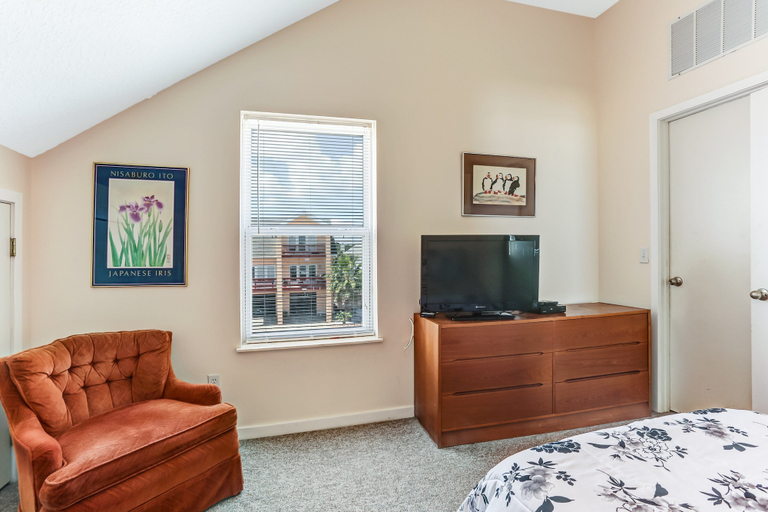 Room 4, 812 S. Fletcher - 3 Br Cottage, Nassau