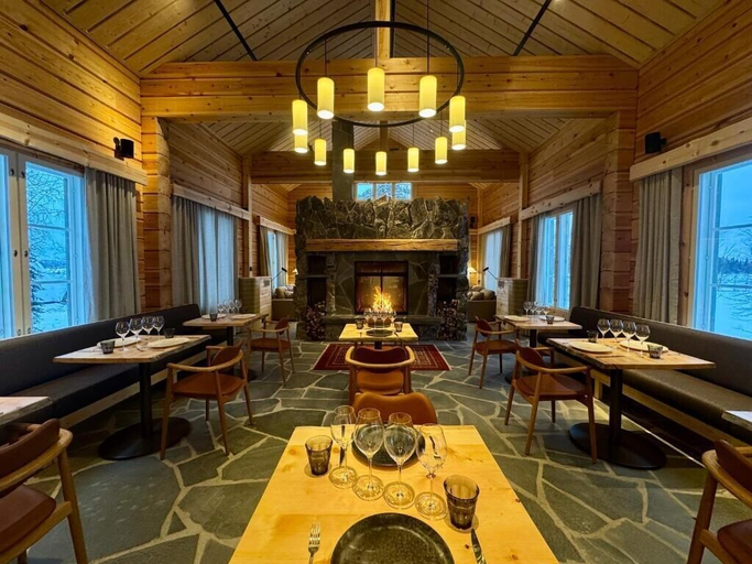 Food & Drinks 5, Nivunki Village, Lapland