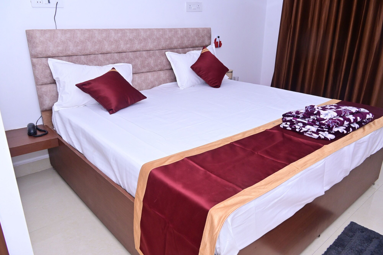 Room 4, HOTEL NEELKANTH PALACE, Sitapur