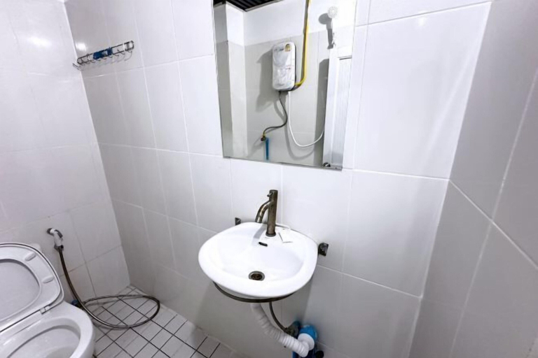 Bathroom 3, C.S. Hotel Don Mueang International Airport, Don Muang