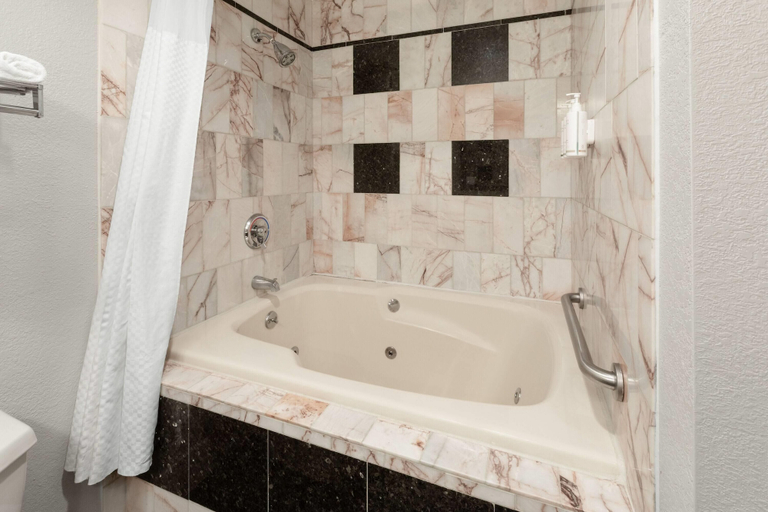 Bathroom 5, Days Inn by Wyndham Blairsville, Indiana