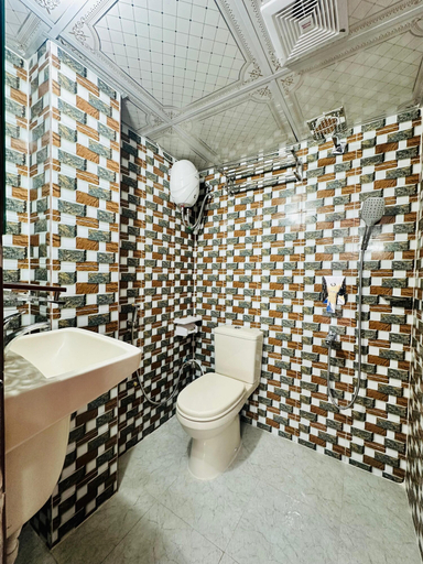 Bathroom 3, The Imperial Residence Banani, Dhaka