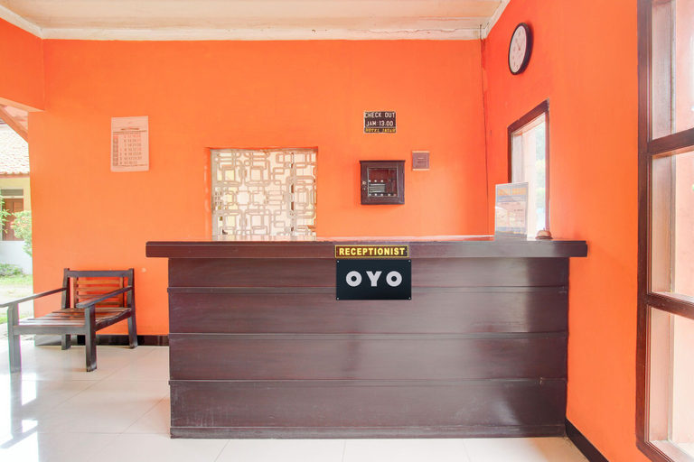 Reception 4, OYO 94761 Hotel Indah, Pekalongan