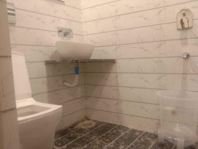 Bathroom 4, Hotel Kamal Palace Lucknow, Lucknow