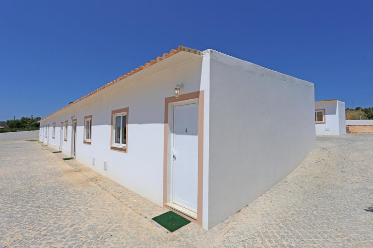 Room 3, X 05 - 1 Bed Apartment in Quinta da Ponte, Lagos